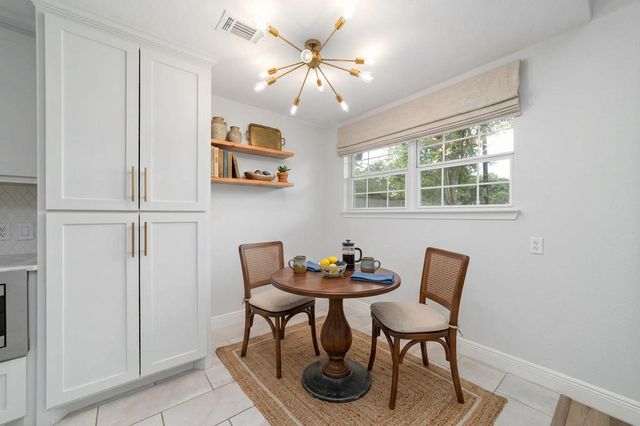 5922 Hummingbird Street, Houston, TX 77096