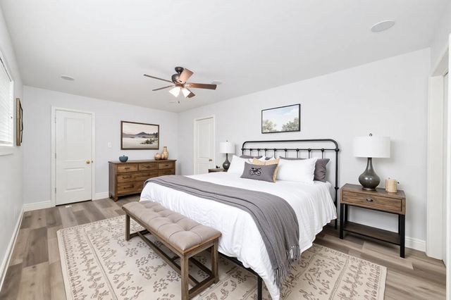5922 Hummingbird Street, Houston, TX 77096