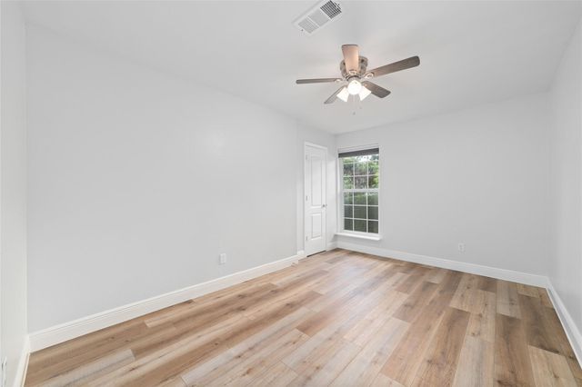 5922 Hummingbird Street, Houston, TX 77096