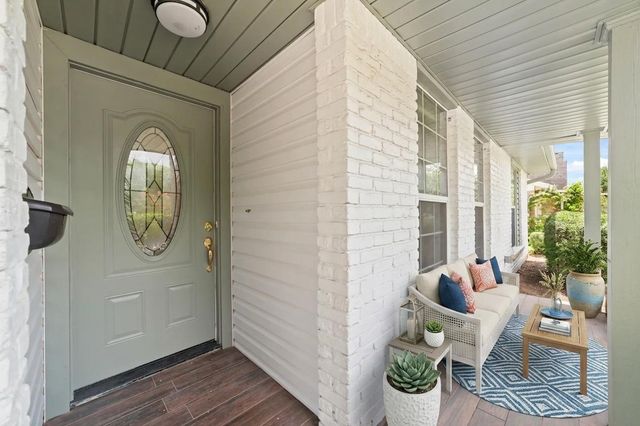 5922 Hummingbird Street, Houston, TX 77096