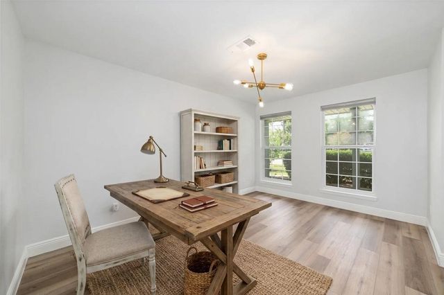 5922 Hummingbird Street, Houston, TX 77096