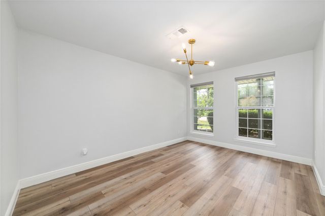 5922 Hummingbird Street, Houston, TX 77096