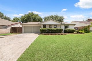 5922 Hummingbird Street, Houston, TX 77096