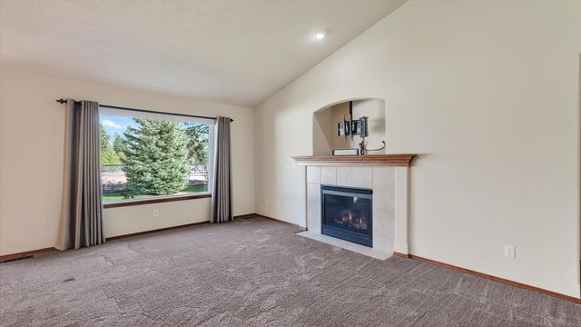 116 N Helstrom Dr, Deer Park, WA 99006