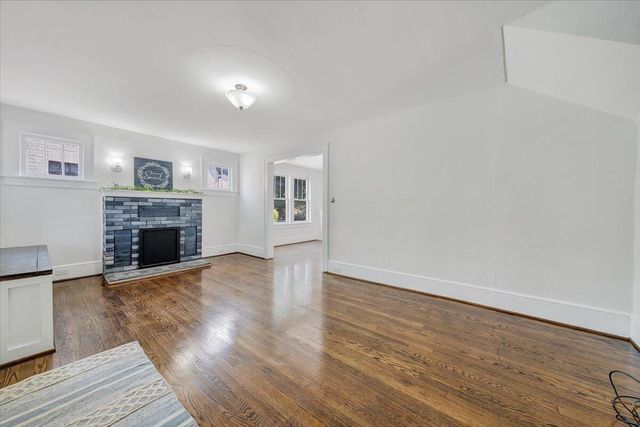 2009 Holley RD, Roanoke, VA 24012