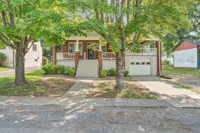 2009 Holley RD, Roanoke, VA 24012