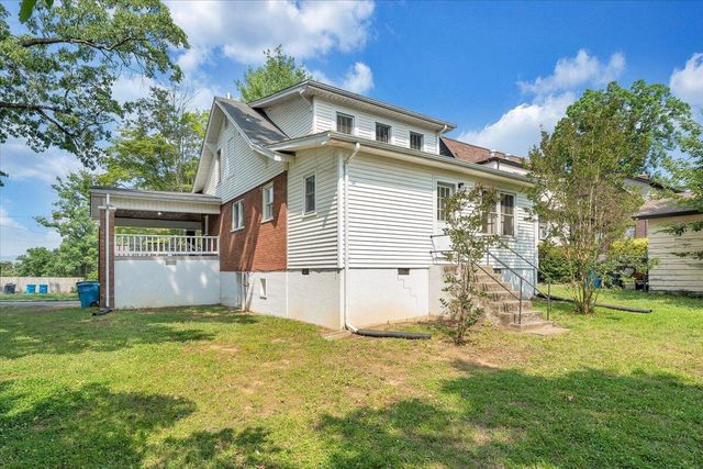 2009 Holley RD, Roanoke, VA 24012