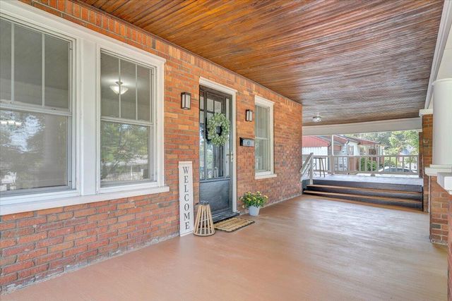 2009 Holley RD, Roanoke, VA 24012