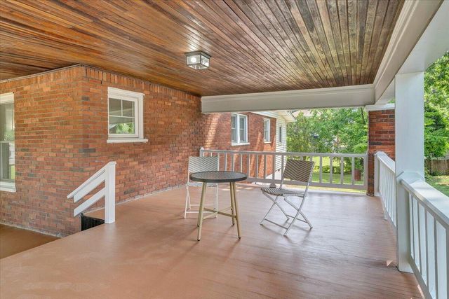 2009 Holley RD, Roanoke, VA 24012