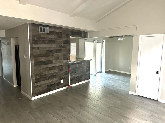 2618 Santa Barbara Drive, Grand Prairie, TX 75052