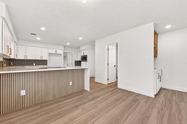 2730 Blue Glen Lane, Houston, TX 77073