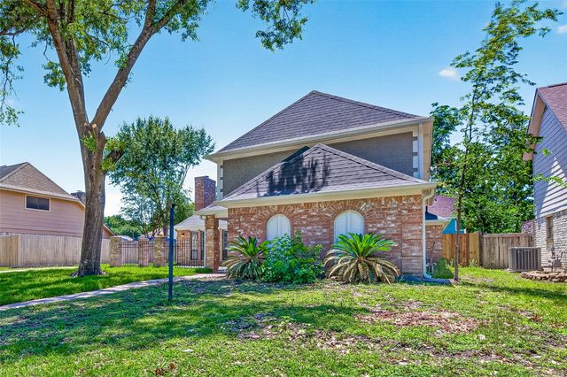 2730 Blue Glen Lane, Houston, TX 77073