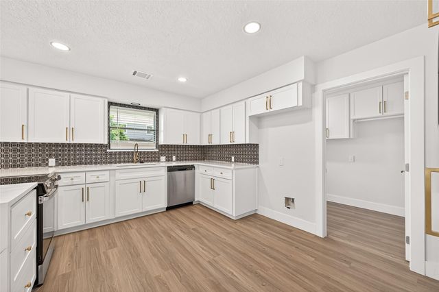 2730 Blue Glen Lane, Houston, TX 77073