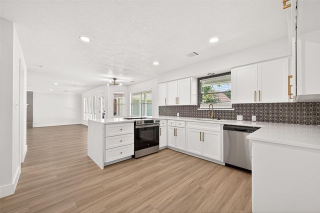 2730 Blue Glen Lane, Houston, TX 77073