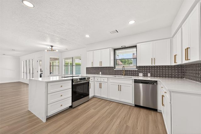 2730 Blue Glen Lane, Houston, TX 77073