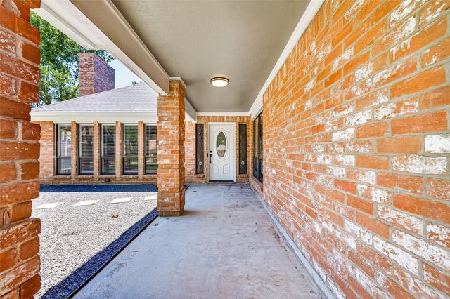 2730 Blue Glen Lane, Houston, TX 77073