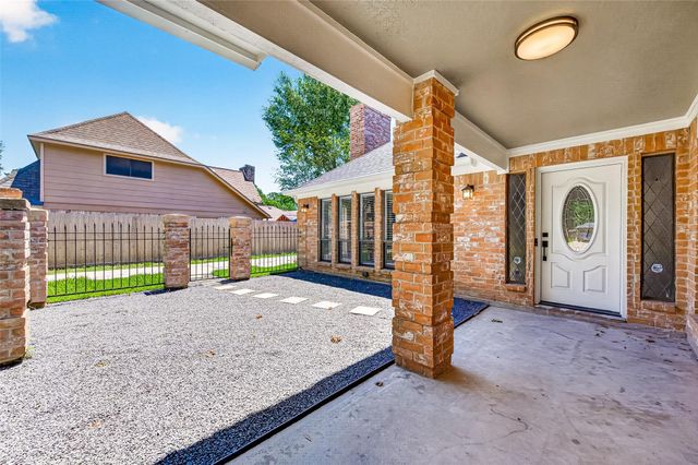 2730 Blue Glen Lane, Houston, TX 77073
