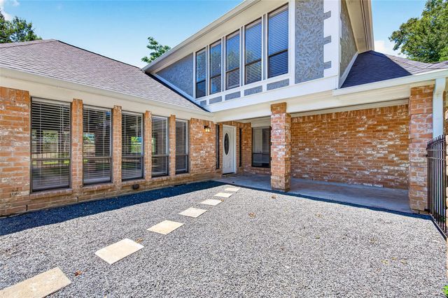 2730 Blue Glen Lane, Houston, TX 77073