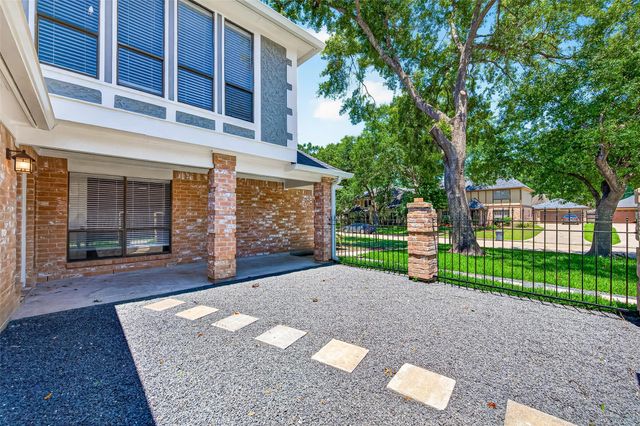 2730 Blue Glen Lane, Houston, TX 77073