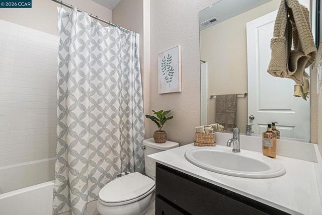 208 Littleton St, Oakley, CA 94561