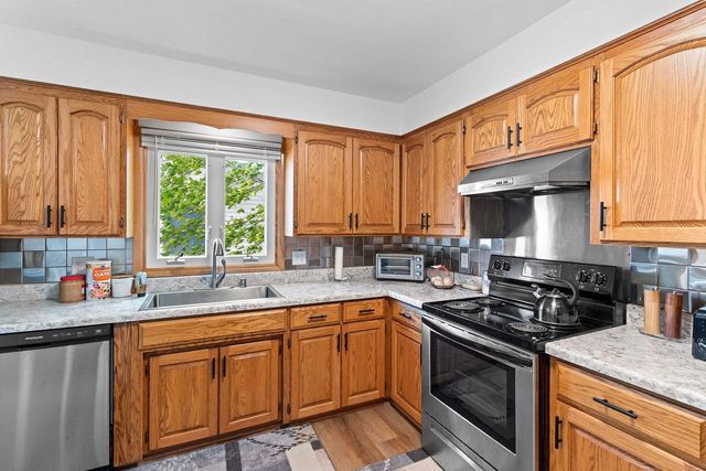1715 DELAWARE STREET, Oshkosh, WI 54902