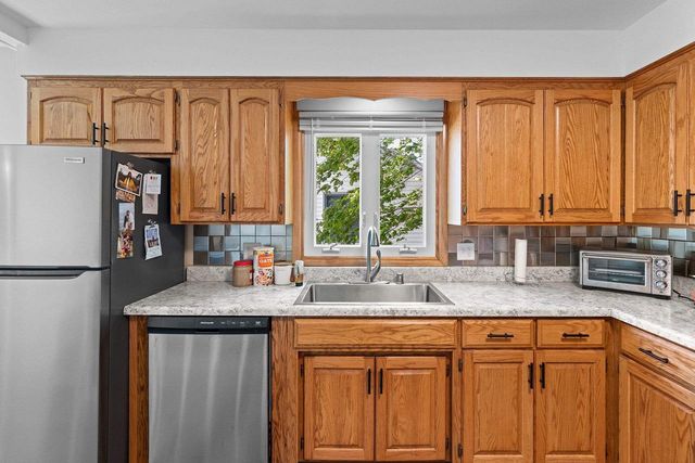 1715 DELAWARE STREET, Oshkosh, WI 54902