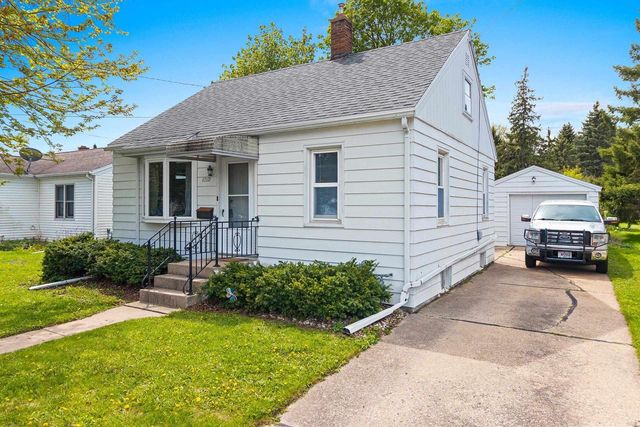 1715 DELAWARE STREET, Oshkosh, WI 54902