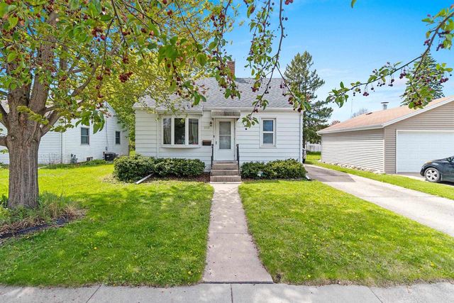 1715 DELAWARE STREET, Oshkosh, WI 54902