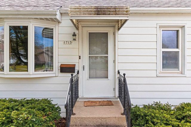 1715 DELAWARE STREET, Oshkosh, WI 54902