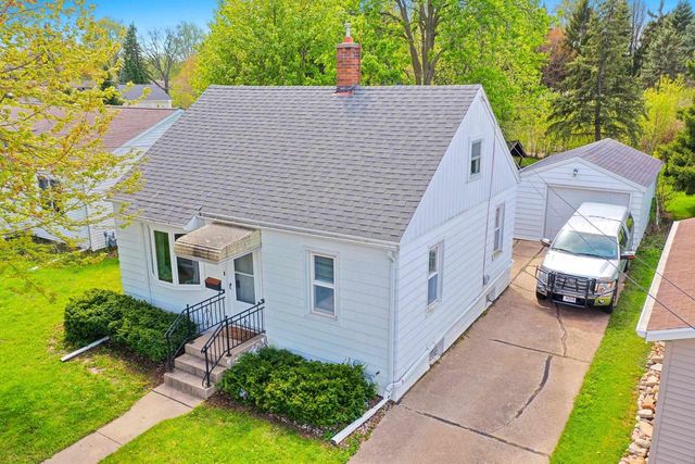 1715 DELAWARE STREET, Oshkosh, WI 54902