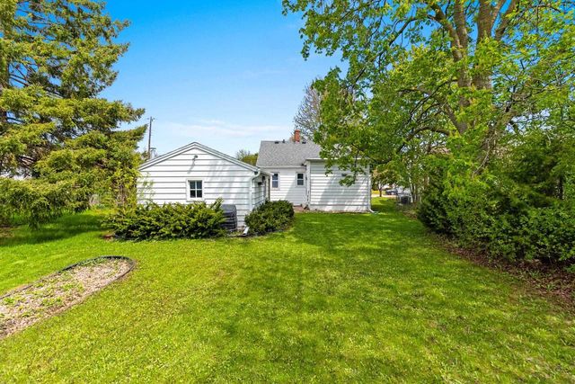 1715 DELAWARE STREET, Oshkosh, WI 54902