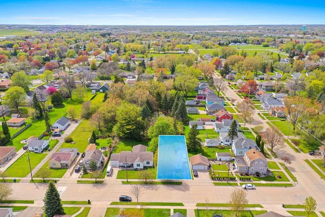 1715 DELAWARE STREET, Oshkosh, WI 54902