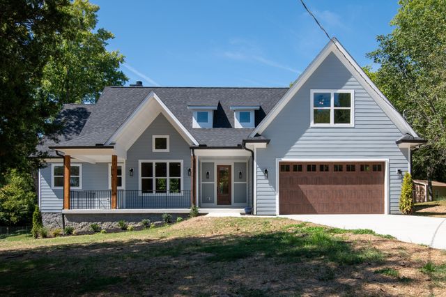 2033 Graceland Dr, Goodlettsville, TN 37072
