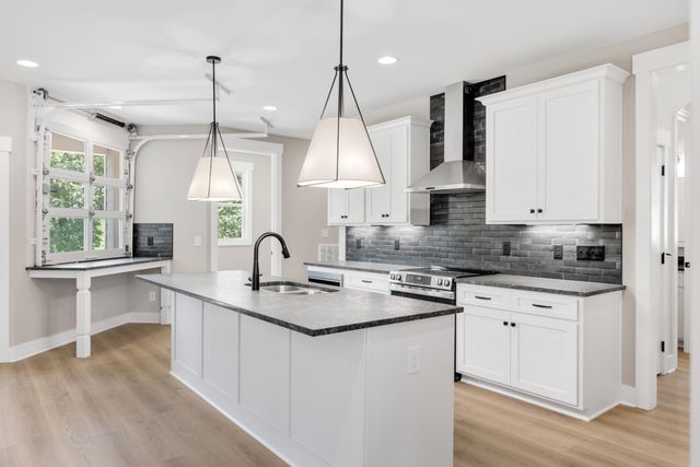 2033 Graceland Dr, Goodlettsville, TN 37072