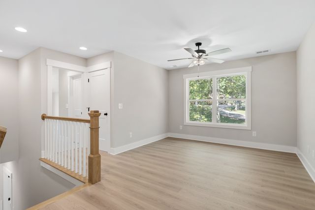2033 Graceland Dr, Goodlettsville, TN 37072
