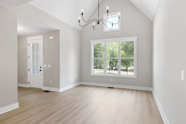 2033 Graceland Dr, Goodlettsville, TN 37072