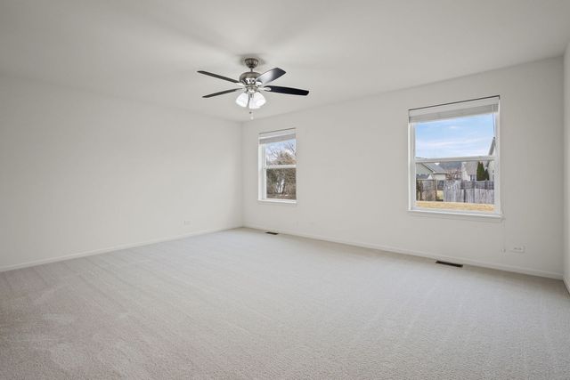 1504 Hearthstone Lane, North Aurora, IL 60542