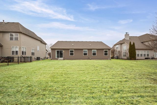 1504 Hearthstone Lane, North Aurora, IL 60542