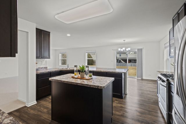 1504 Hearthstone Lane, North Aurora, IL 60542