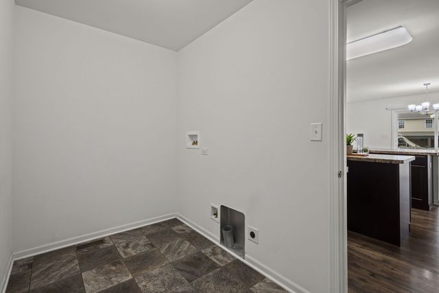 1504 Hearthstone Lane, North Aurora, IL 60542