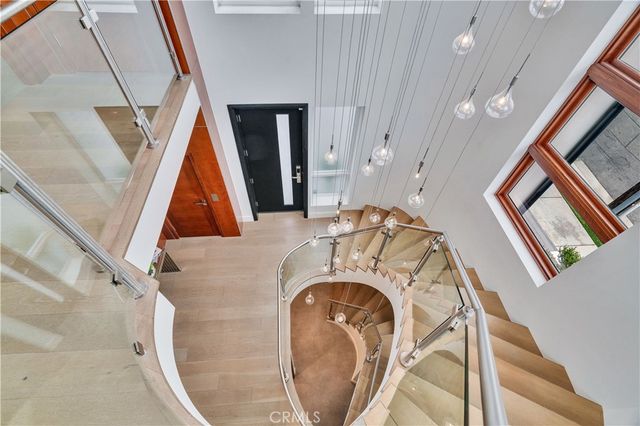719 1st Place, Hermosa Beach, CA 90254