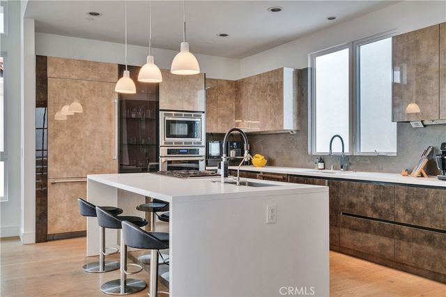 719 1st Place, Hermosa Beach, CA 90254