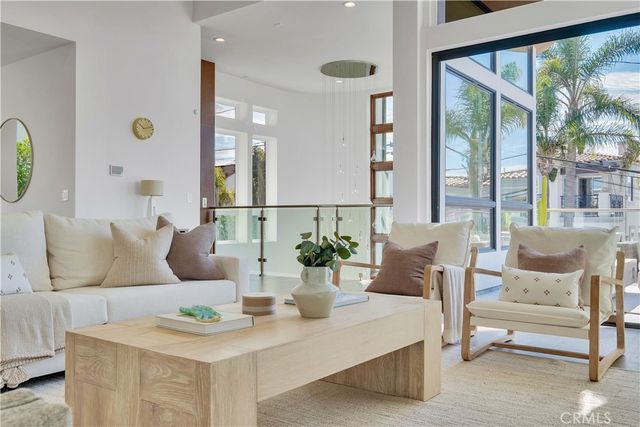 719 1st Place, Hermosa Beach, CA 90254
