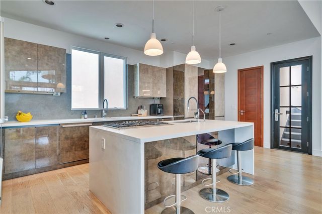 719 1st Place, Hermosa Beach, CA 90254