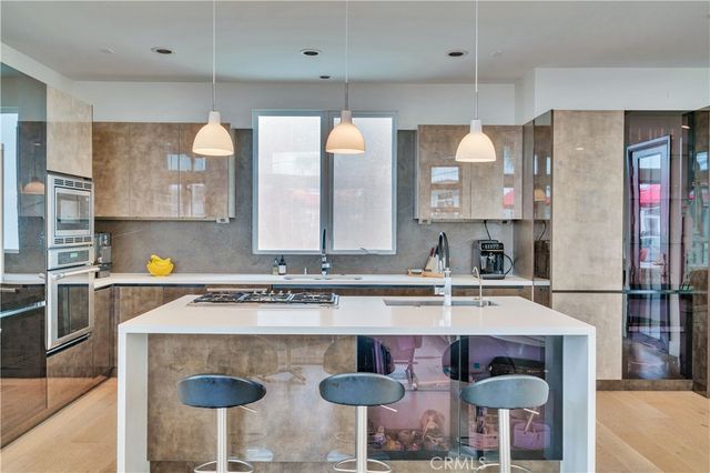 719 1st Place, Hermosa Beach, CA 90254