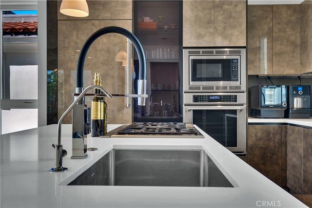719 1st Place, Hermosa Beach, CA 90254