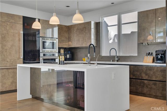 719 1st Place, Hermosa Beach, CA 90254
