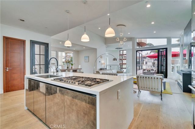 719 1st Place, Hermosa Beach, CA 90254