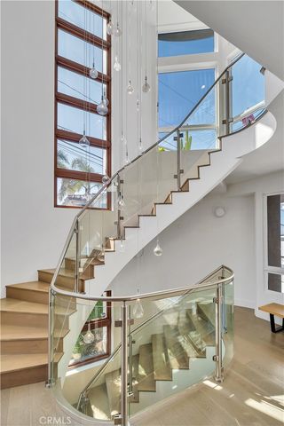 719 1st Place, Hermosa Beach, CA 90254