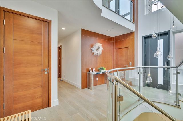 719 1st Place, Hermosa Beach, CA 90254